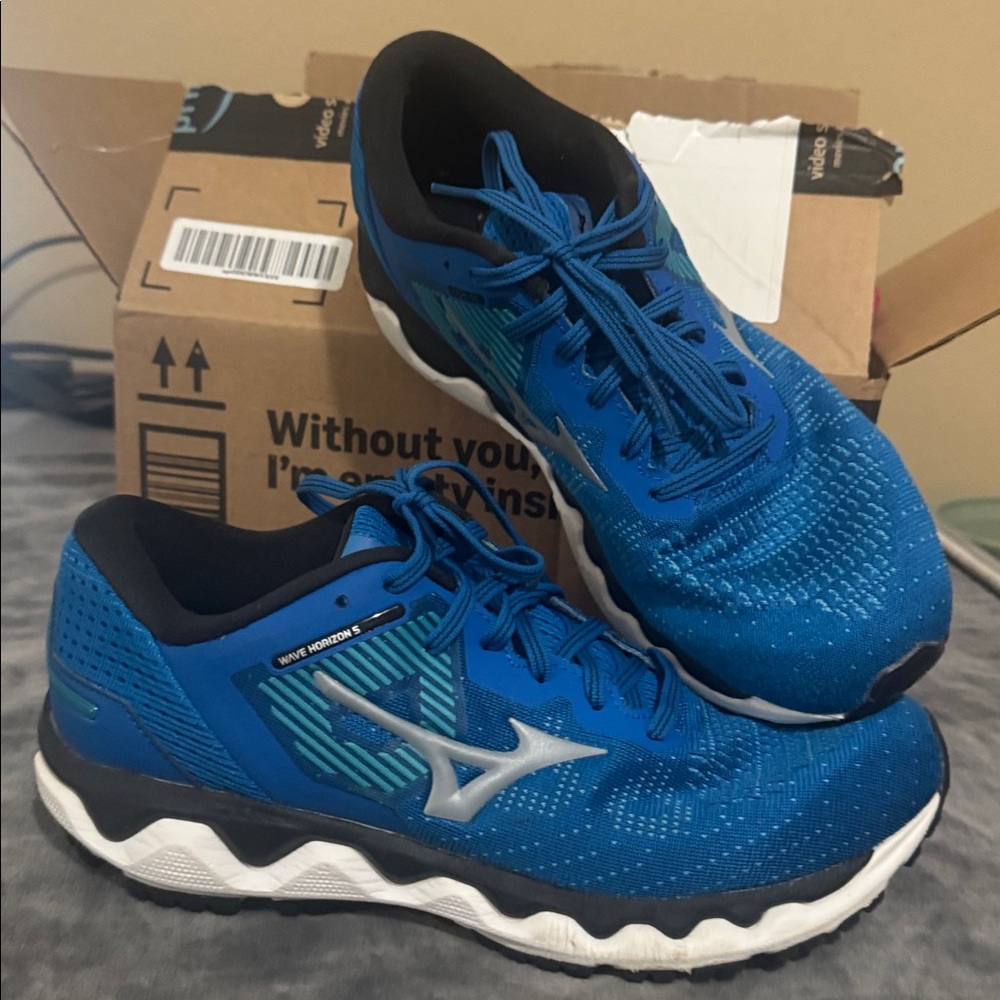 Mizuno Horizon 5 men’s 7.5 / women’s 9